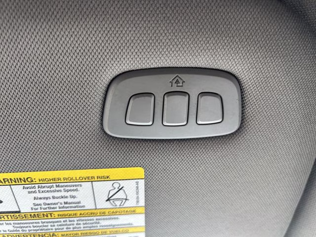 2016 White Platinum Metallic Tri-Coat Ford F-150 Lariat 4X4 Truck