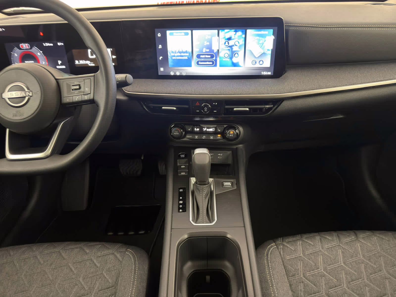 2026 Aspen White Tricoat Nissan Kicks SV FWD SUV