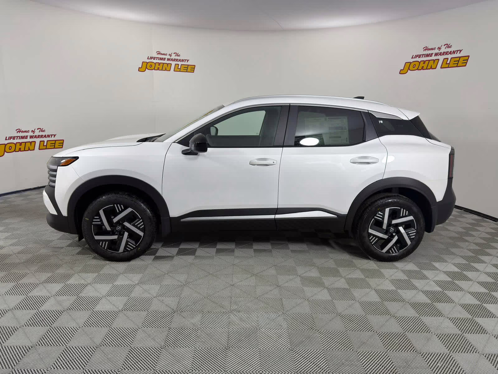 2026 Aspen White Tricoat Nissan Kicks SV FWD SUV
