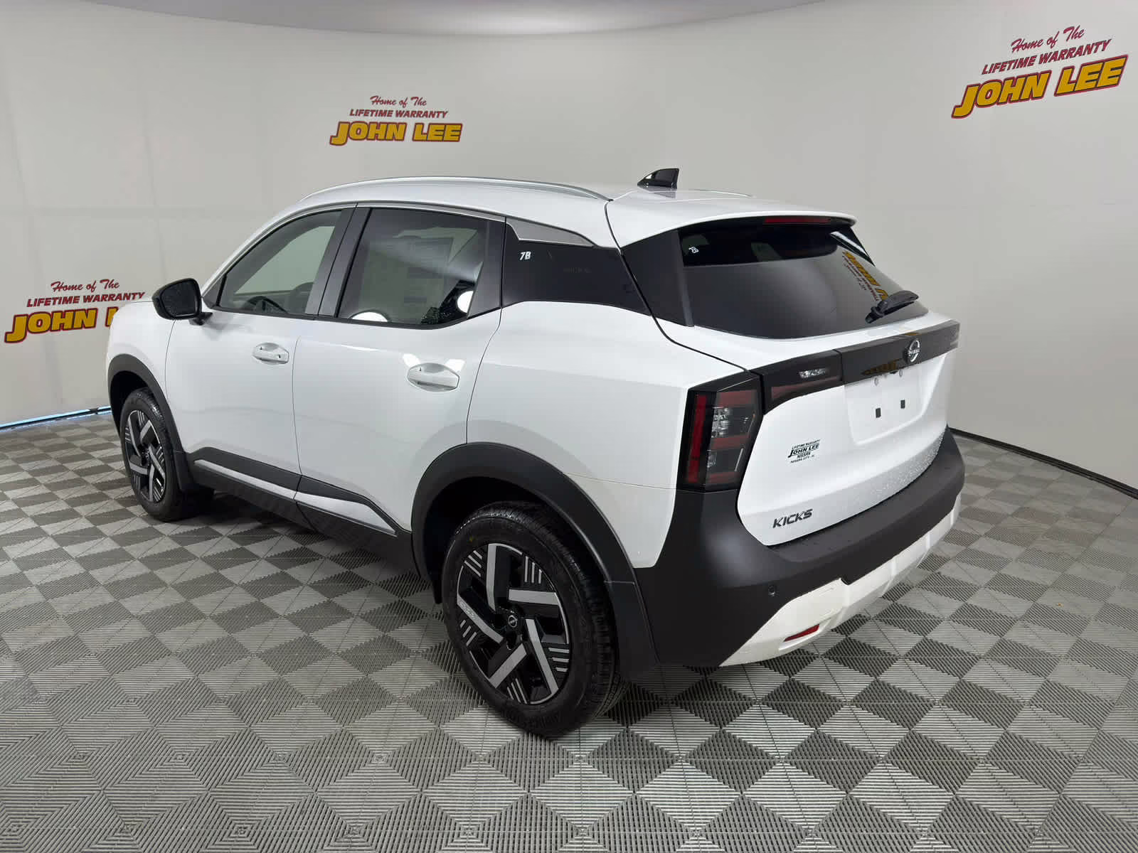 2026 Aspen White Tricoat Nissan Kicks SV FWD SUV