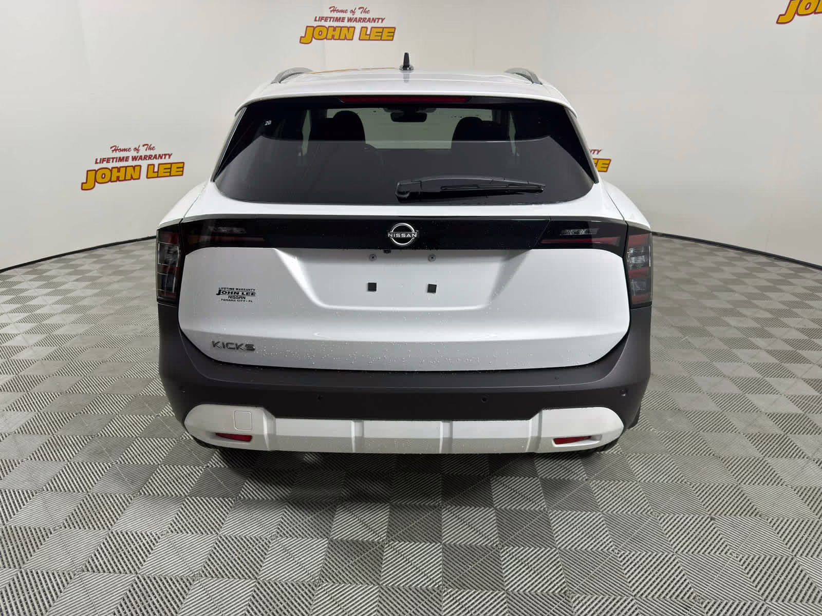 2026 Aspen White Tricoat Nissan Kicks SV FWD SUV