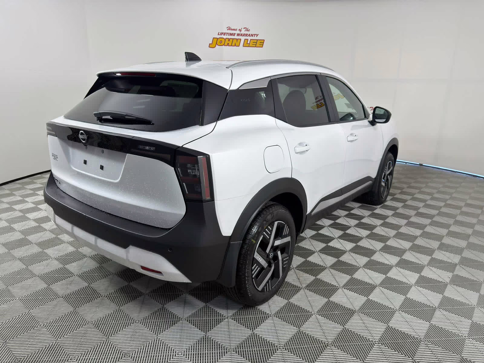 2026 Aspen White Tricoat Nissan Kicks SV FWD SUV