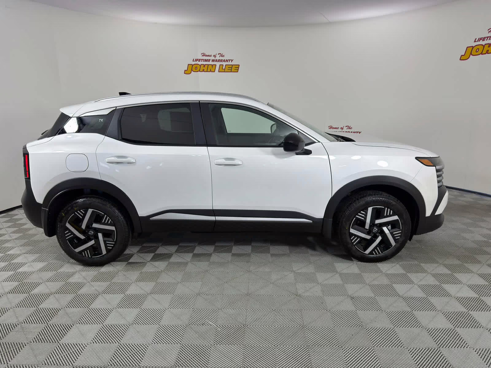 2026 Aspen White Tricoat Nissan Kicks SV FWD SUV