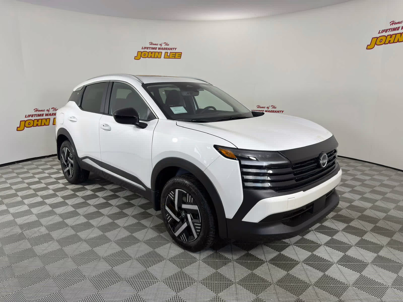 2026 Aspen White Tricoat Nissan Kicks SV FWD SUV