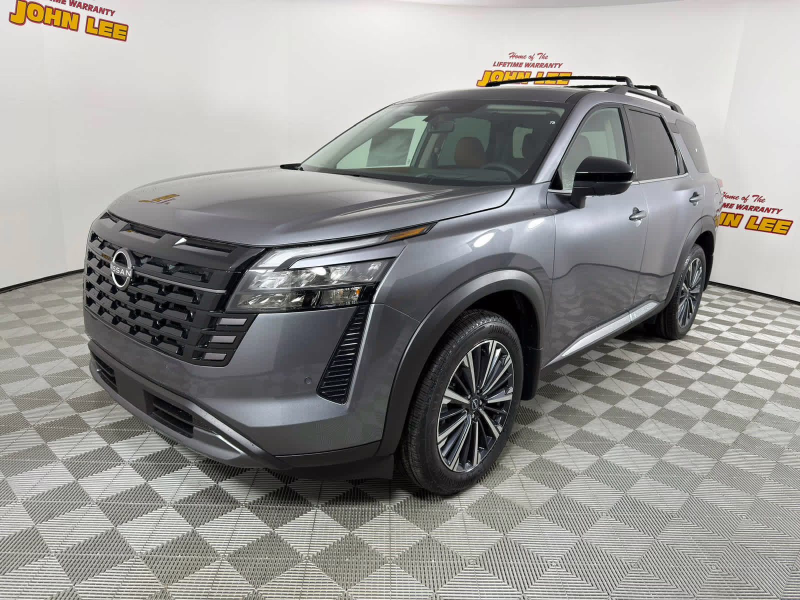 2026 Nissan Pathfinder Platinum 4WD's photo