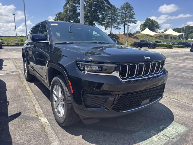 2026 Diamond Black Crystal Pearlcoat Jeep Grand Cherokee Laredo X RWD SUV