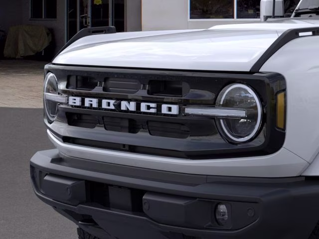 2026 Oxford White Ford Bronco Outer Banks 4X4 SUV