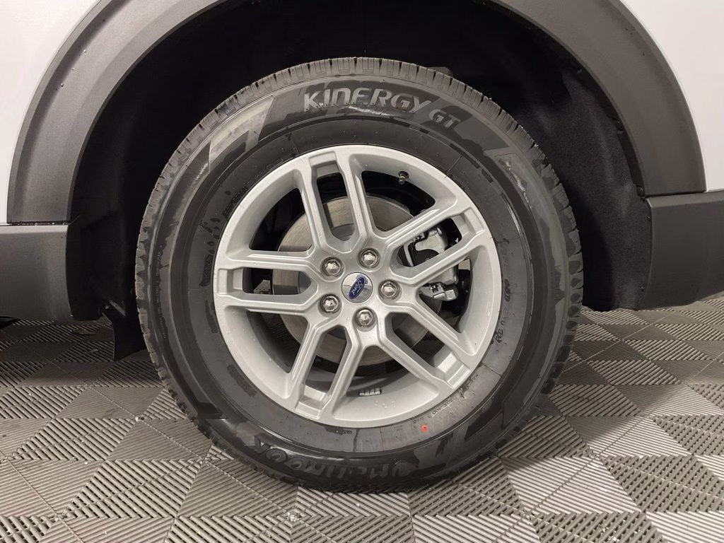 2026 White Ford Explorer Active RWD SUV