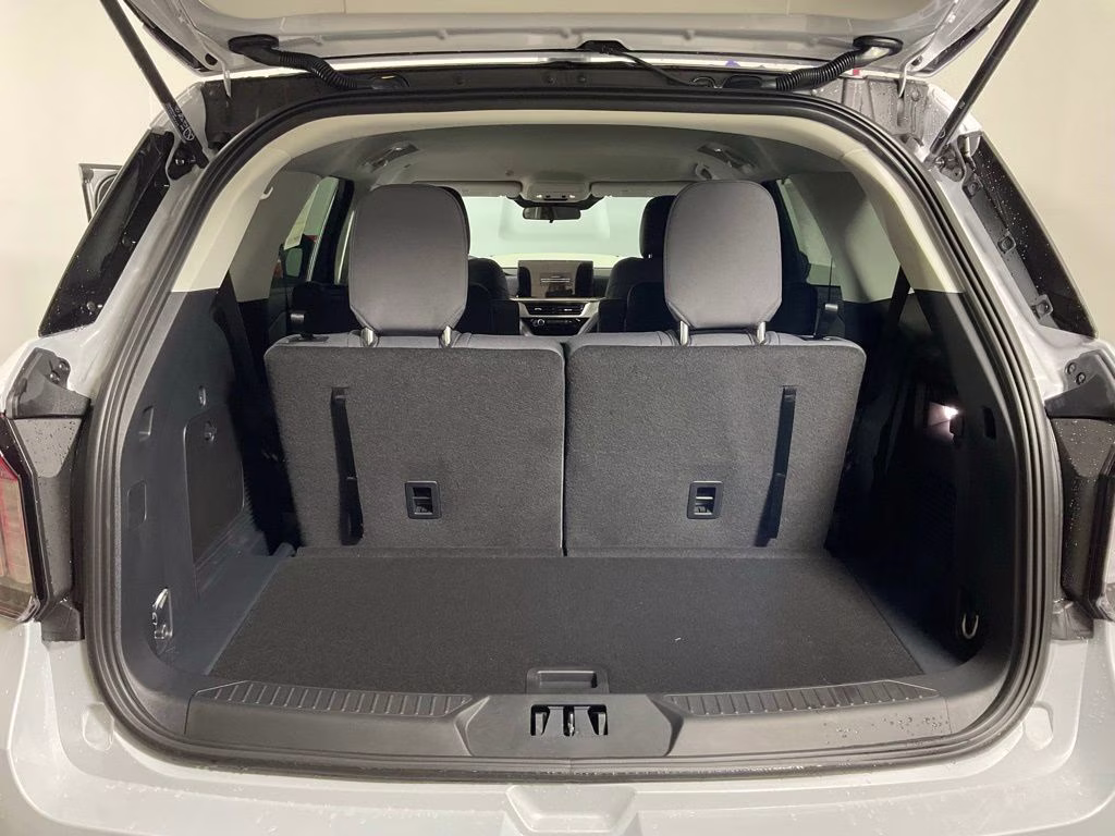 2026 White Ford Explorer Active RWD SUV