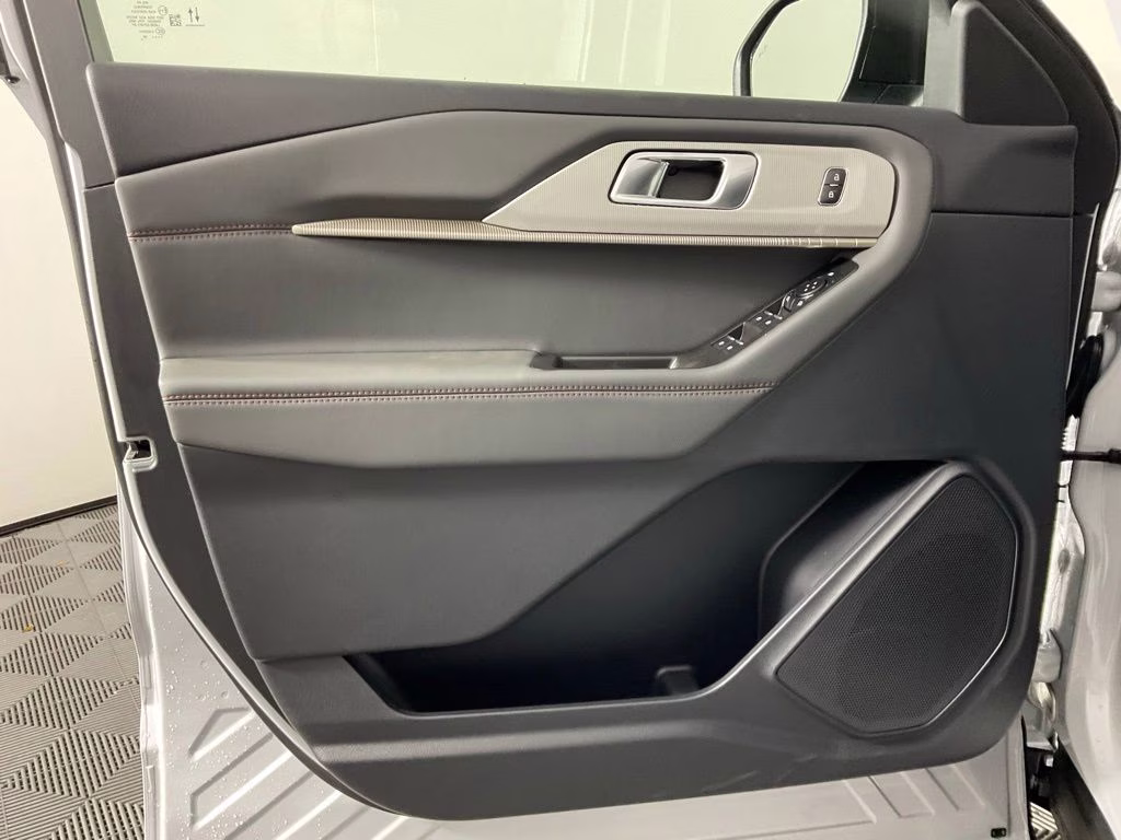 2026 White Ford Explorer Active RWD SUV