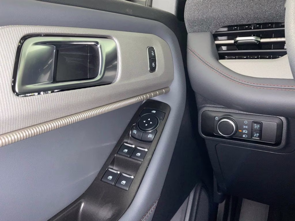2026 White Ford Explorer Active RWD SUV