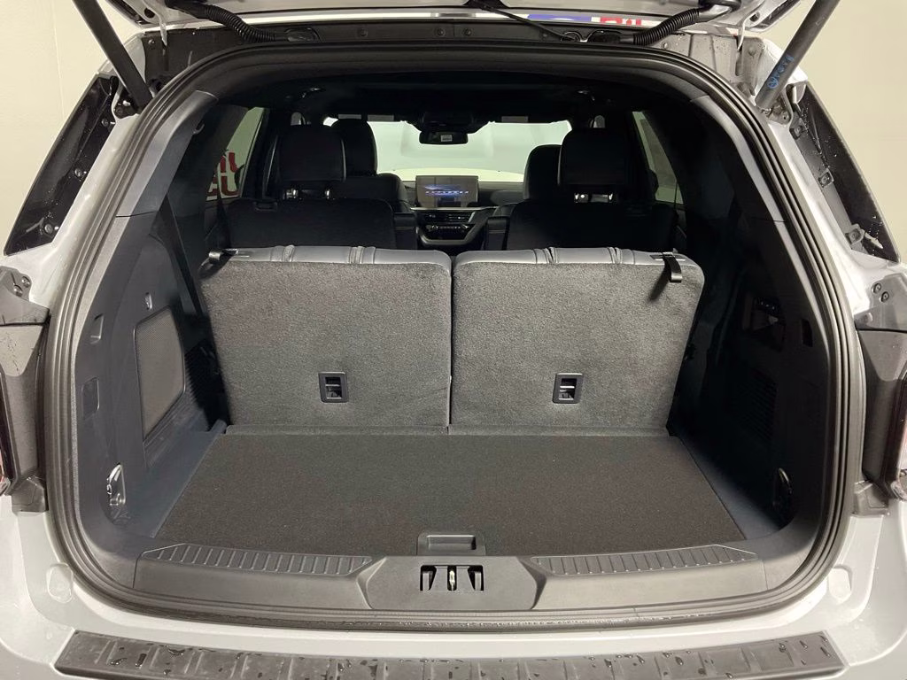 2026 White Ford Explorer Tremor 4X4 SUV
