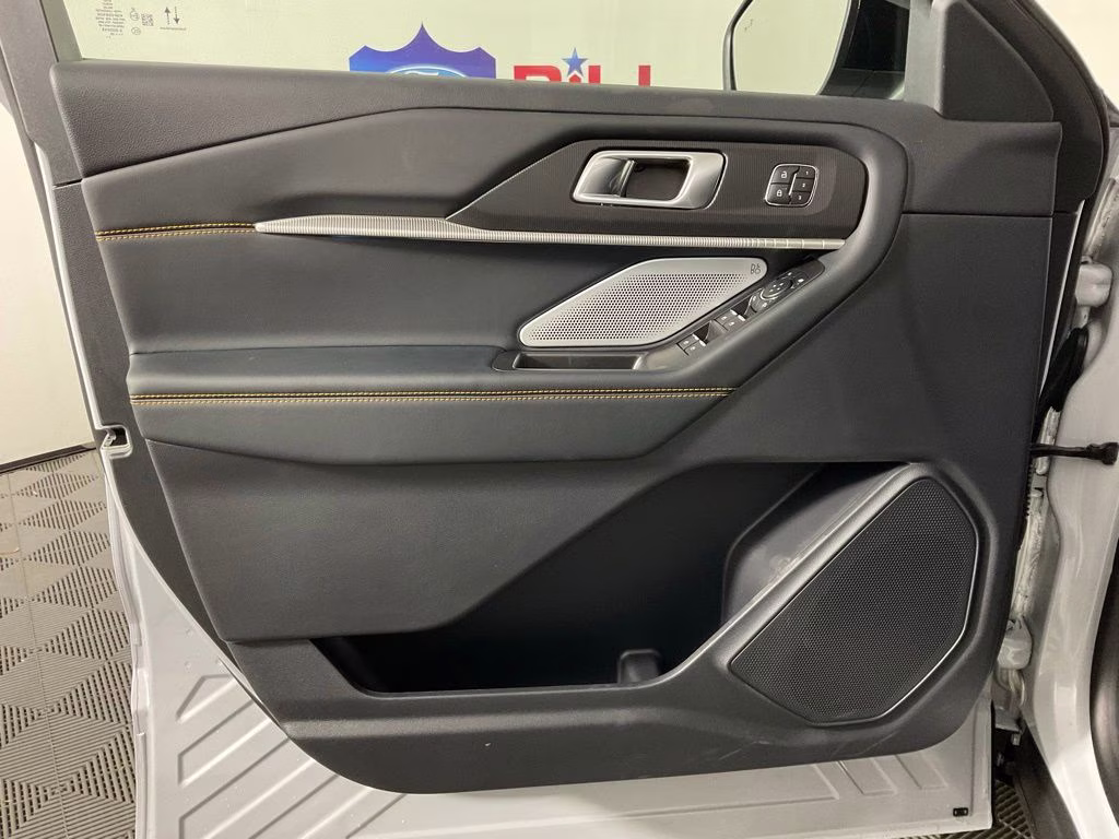 2026 White Ford Explorer Tremor 4X4 SUV
