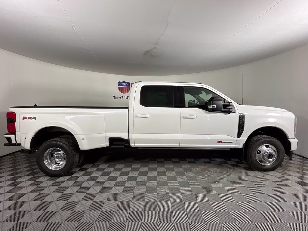 2026 White Ford Super Duty F-350 DRW 4X4 Truck
