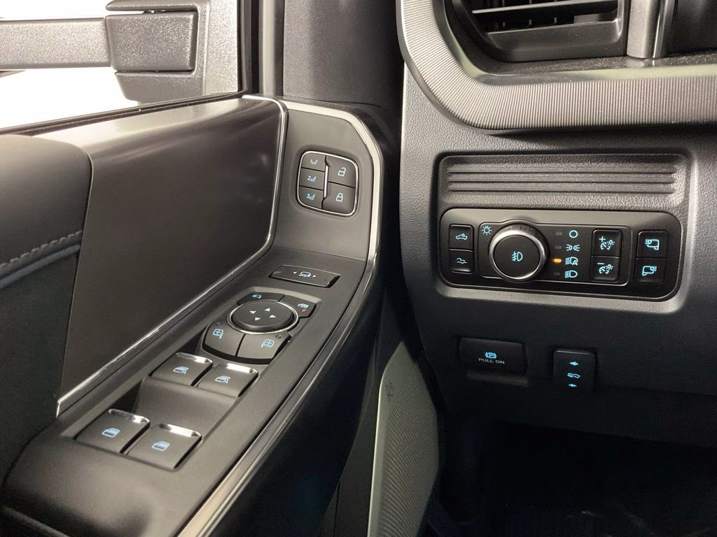 2026 White Ford Super Duty F-350 DRW 4X4 Truck