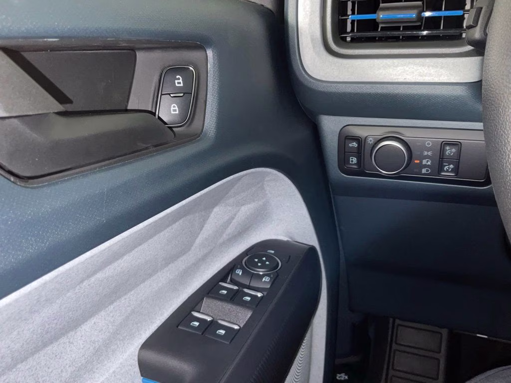 2026 Oxford White Ford Maverick XLT FWD Truck