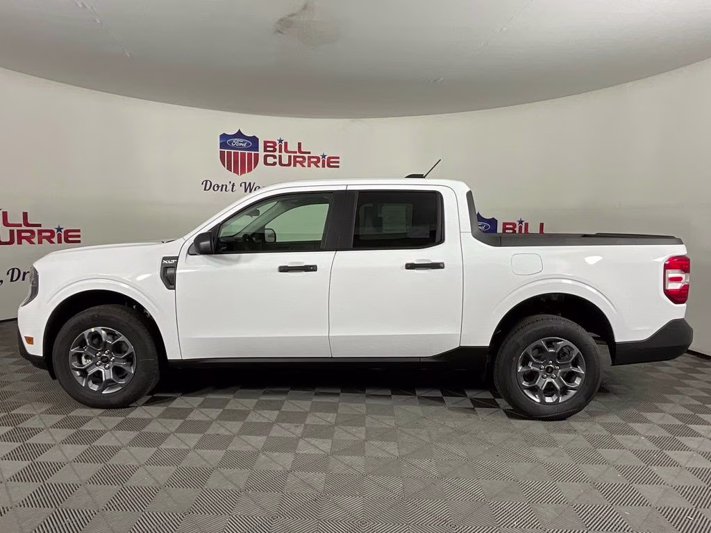 2026 Oxford White Ford Maverick XLT FWD Truck