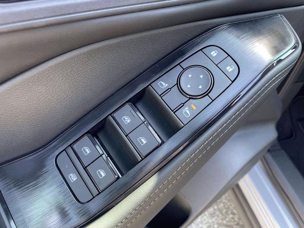 2026 Boulder Gray Pearl Nissan Rogue SV FWD SUV