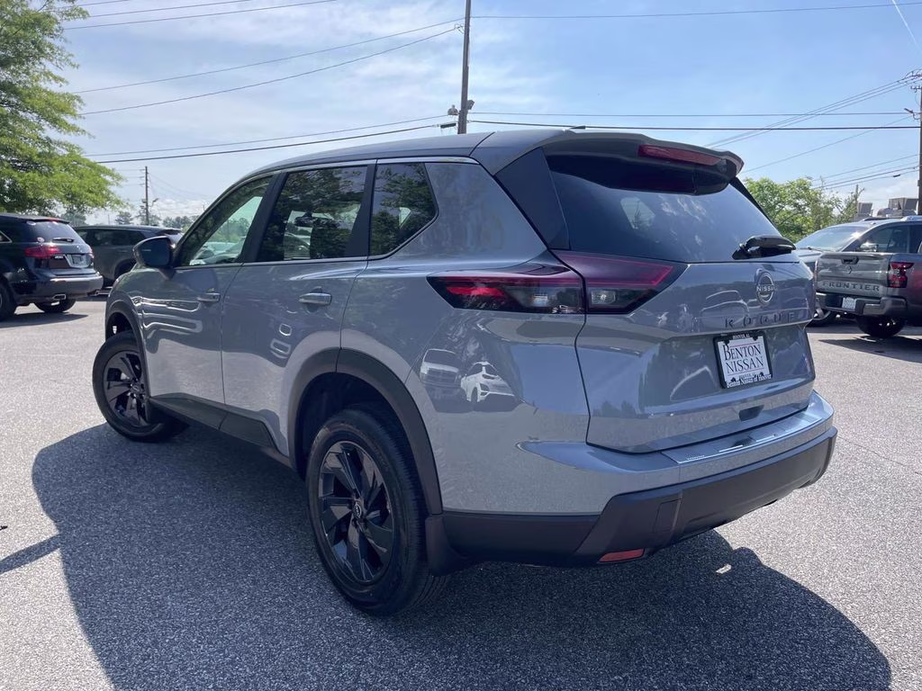 2026 Boulder Gray Pearl Nissan Rogue SV FWD SUV