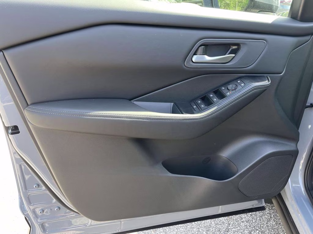 2026 Boulder Gray Pearl Nissan Rogue SV FWD SUV