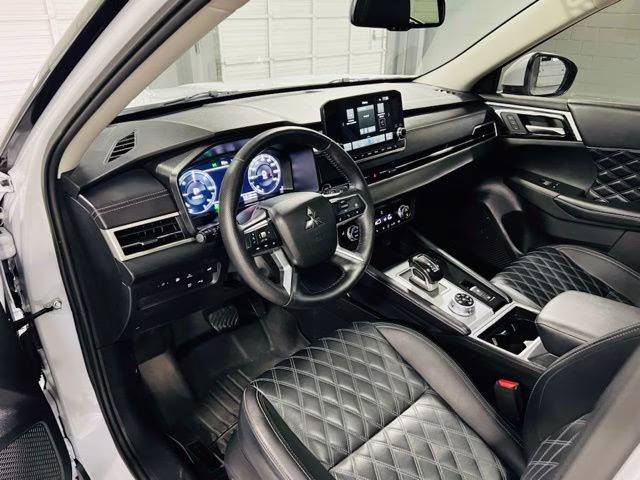2025 White Diamond Mitsubishi Outlander PHEV SEL AWD SUV