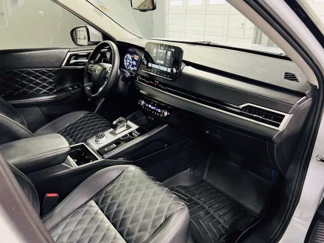 2025 White Diamond Mitsubishi Outlander PHEV SEL AWD SUV