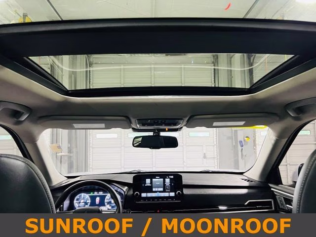 2025 White Diamond Mitsubishi Outlander PHEV SEL AWD SUV