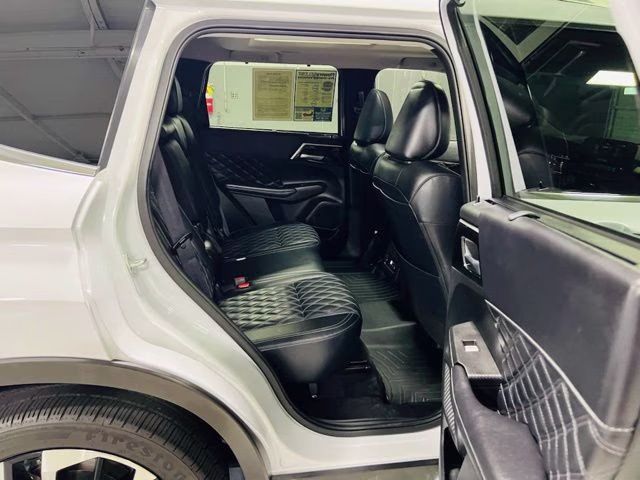 2025 White Diamond Mitsubishi Outlander PHEV SEL AWD SUV