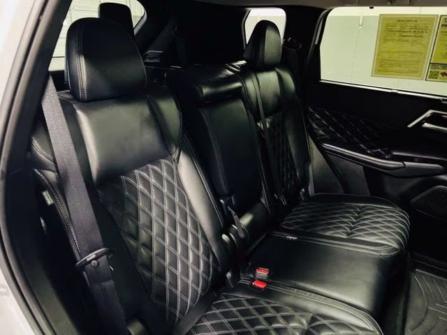 2025 White Diamond Mitsubishi Outlander PHEV SEL AWD SUV