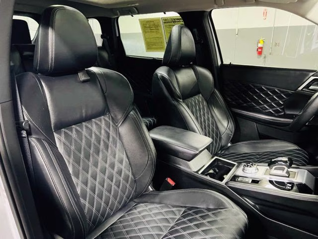 2025 White Diamond Mitsubishi Outlander PHEV SEL AWD SUV
