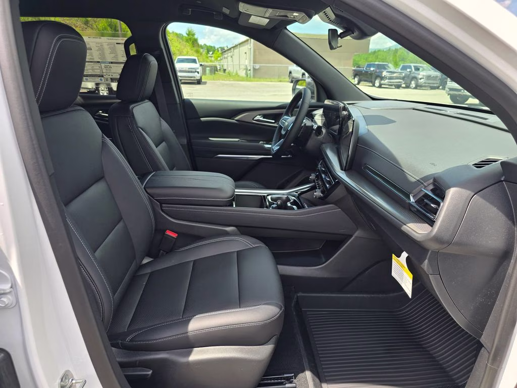 2026 Summit White Chevrolet Traverse LT AWD SUV