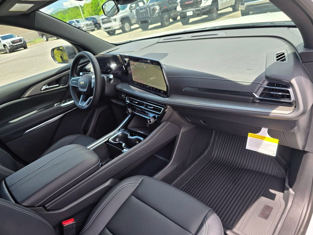 2026 Summit White Chevrolet Traverse LT AWD SUV