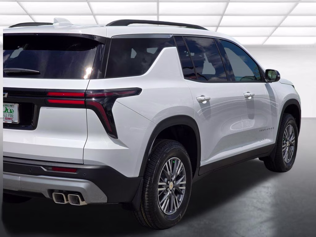 2026 Summit White Chevrolet Traverse LT AWD SUV