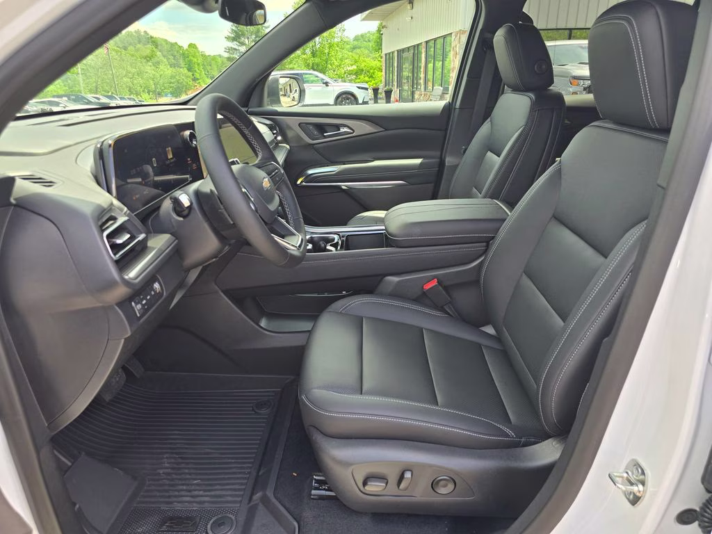2026 Summit White Chevrolet Traverse LT AWD SUV