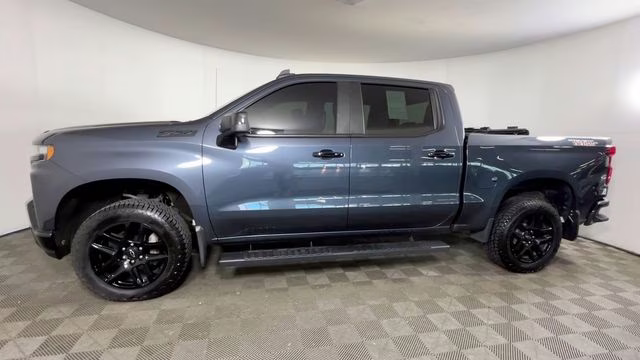 2022 Shadow Gray Metallic Chevrolet Silverado 1500 LTD LT Trail Boss 4X4 Truck