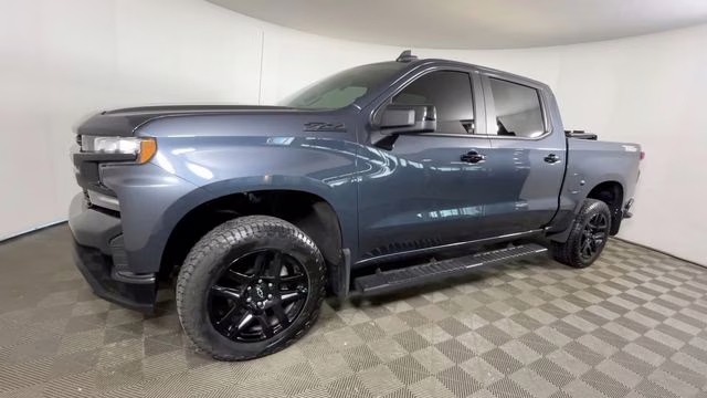 2022 Shadow Gray Metallic Chevrolet Silverado 1500 LTD LT Trail Boss 4X4 Truck