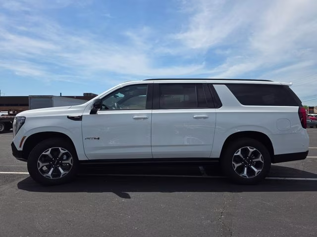2026 Summit White GMC Yukon XL AT4 Ultimate 4X4 SUV