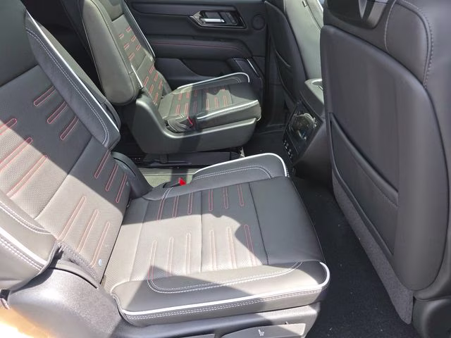 2026 Summit White GMC Yukon XL AT4 Ultimate 4X4 SUV