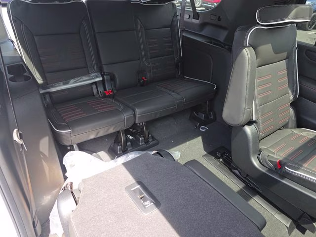 2026 Summit White GMC Yukon XL AT4 Ultimate 4X4 SUV