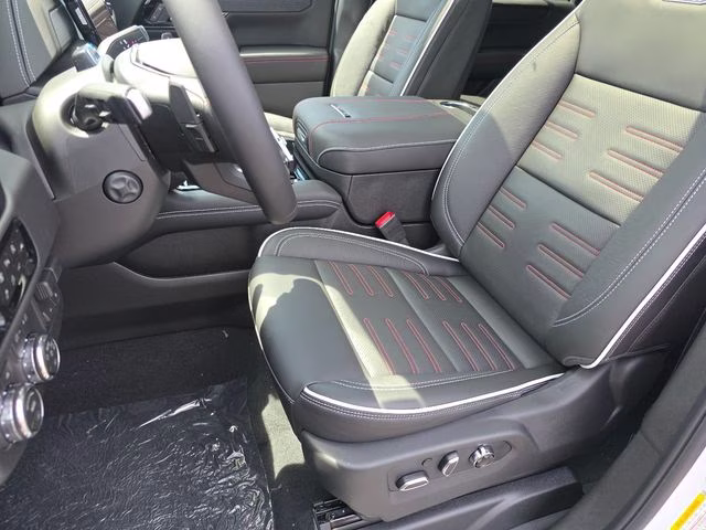 2026 Summit White GMC Yukon XL AT4 Ultimate 4X4 SUV