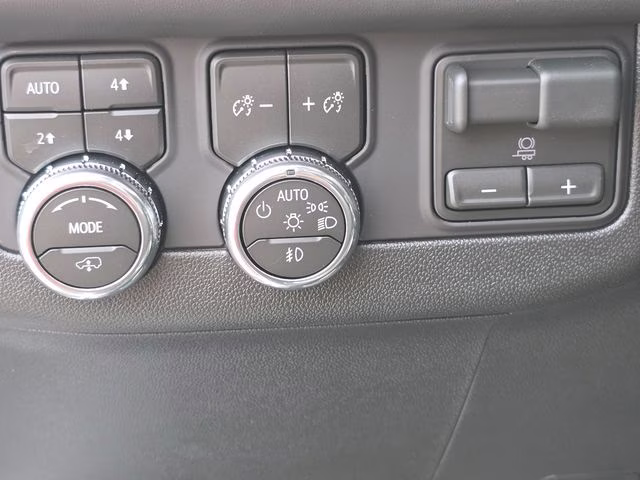 2026 Summit White GMC Yukon XL AT4 Ultimate 4X4 SUV