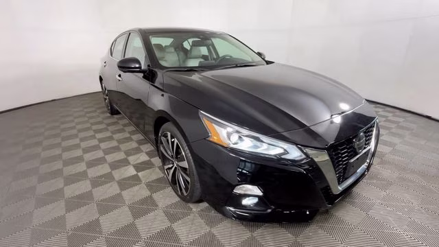 2021 Super Black Nissan Altima 2.5 Platinum AWD Sedan