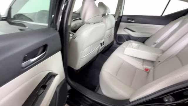 2021 Super Black Nissan Altima 2.5 Platinum AWD Sedan