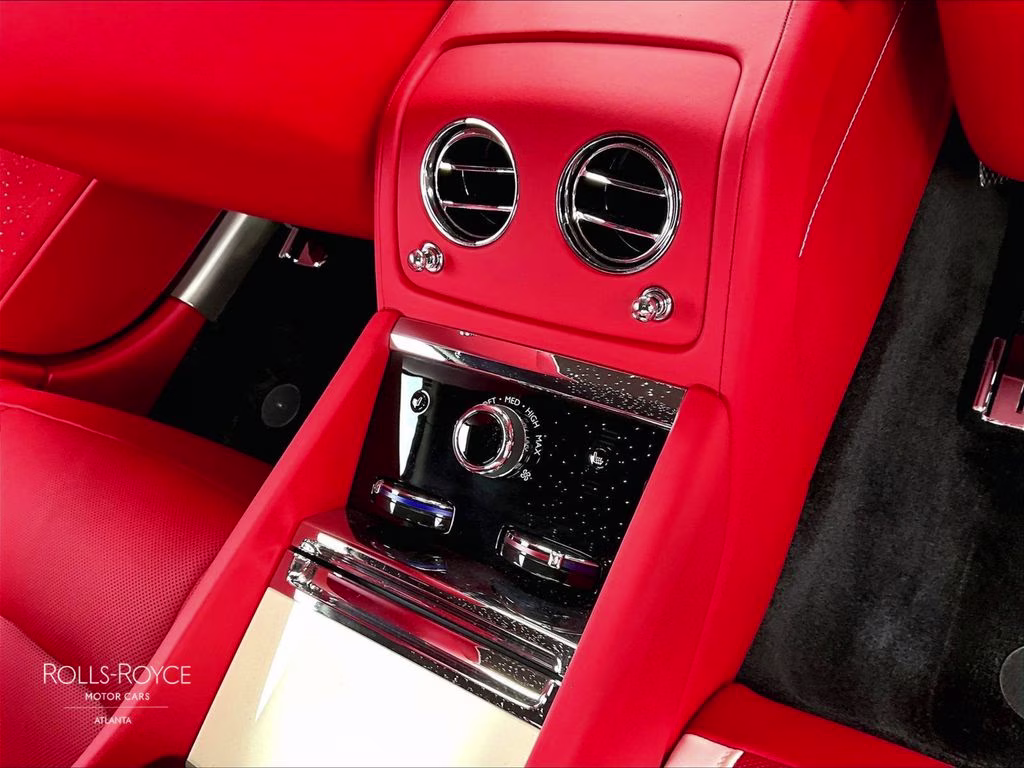 2024 Arctic White Rolls-Royce Spectre AWD Coupe