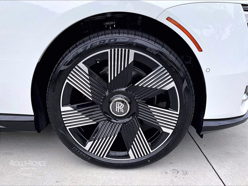2024 Arctic White Rolls-Royce Spectre AWD Coupe