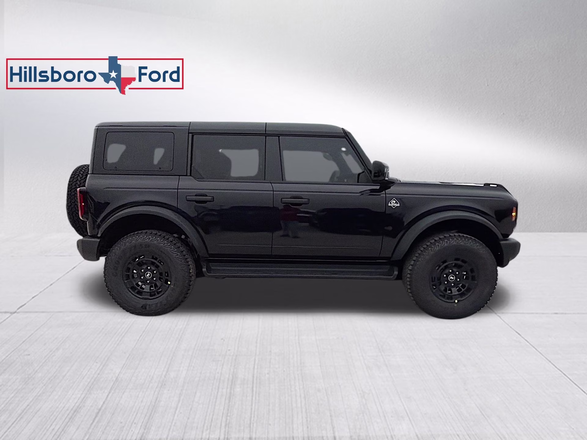 2026 Shadow Black Ford Bronco Outer Banks 4X4 SUV