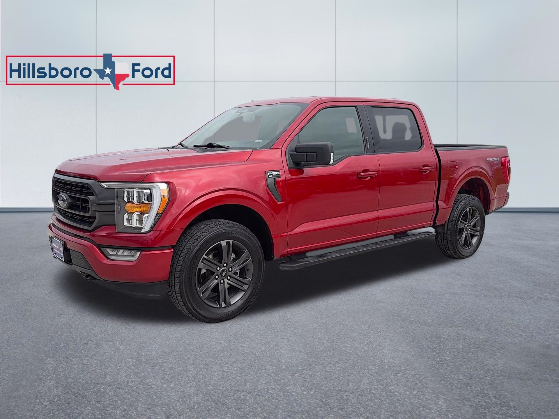 2023 Hot Pepper Red Metallic Tinted Clearcoat Ford F-150 XLT 4X4 Truck