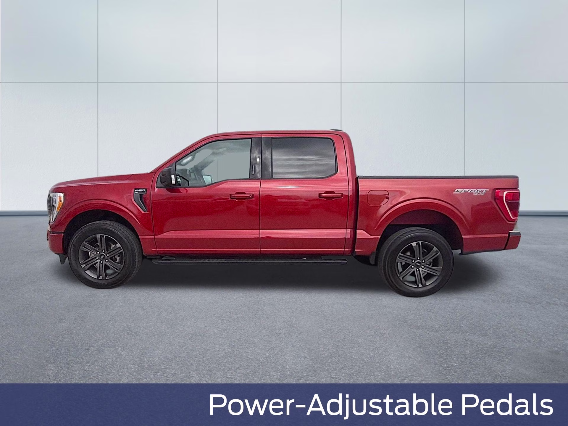 2023 Hot Pepper Red Metallic Tinted Clearcoat Ford F-150 XLT 4X4 Truck