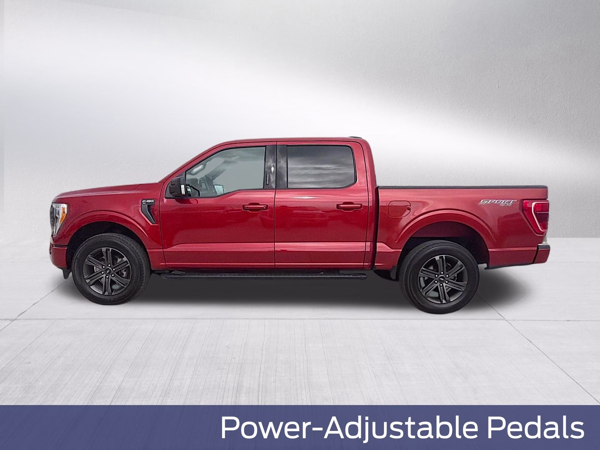2023 Hot Pepper Red Metallic Tinted Clearcoat Ford F-150 XLT 4X4 Truck