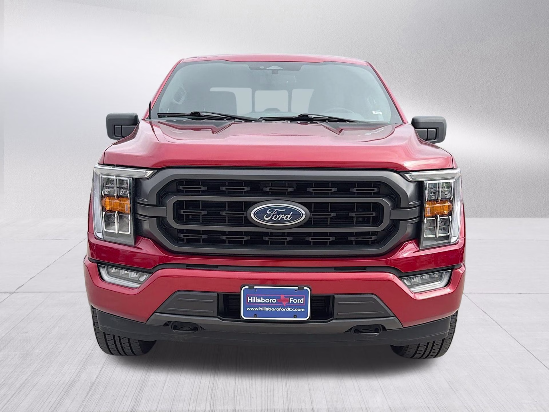 2023 Hot Pepper Red Metallic Tinted Clearcoat Ford F-150 XLT 4X4 Truck